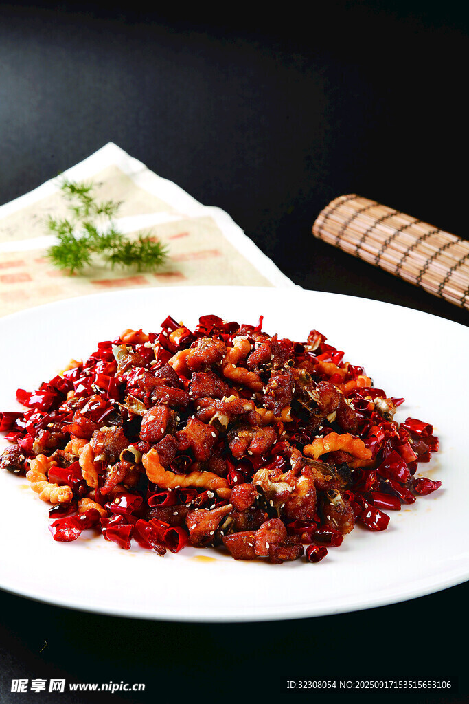 香辣美味的特色炒肉絲