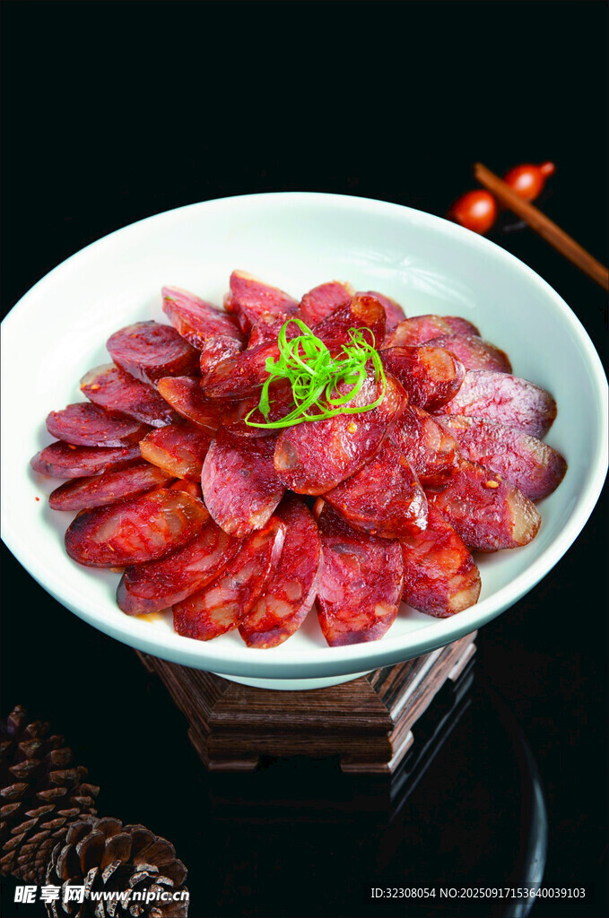 美味臘腸擺盤精致誘人