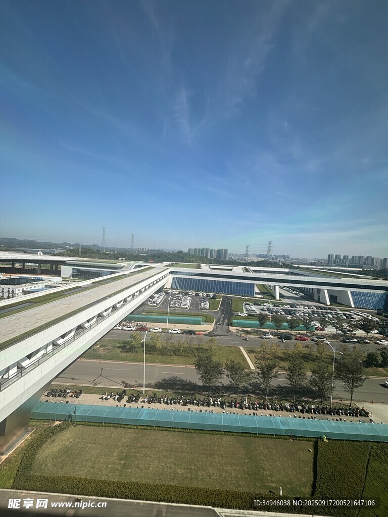 俯瞰城市軌道交通設(shè)施