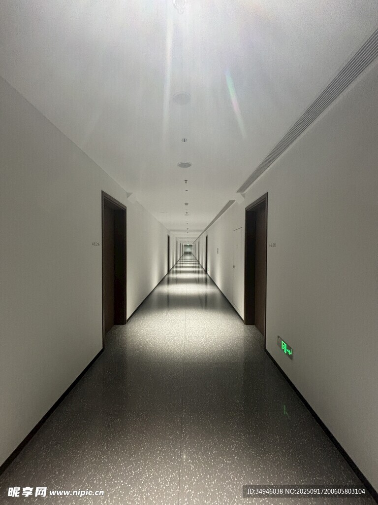 空曠走廊
