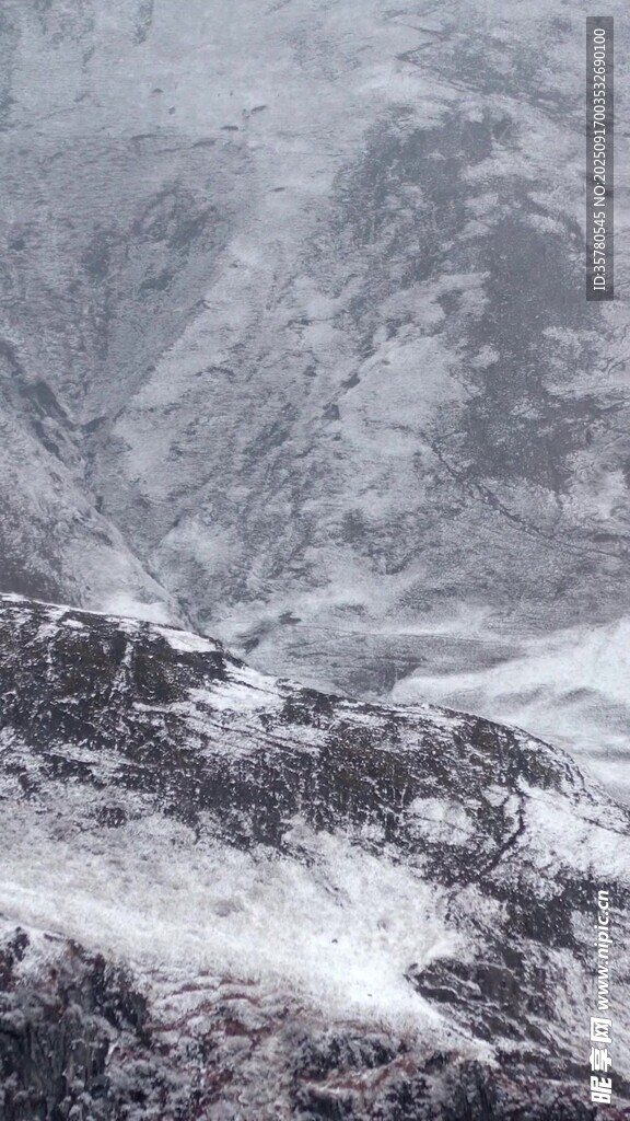 雪山壯麗景觀