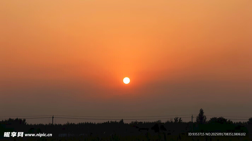 夕陽西下的美麗天際