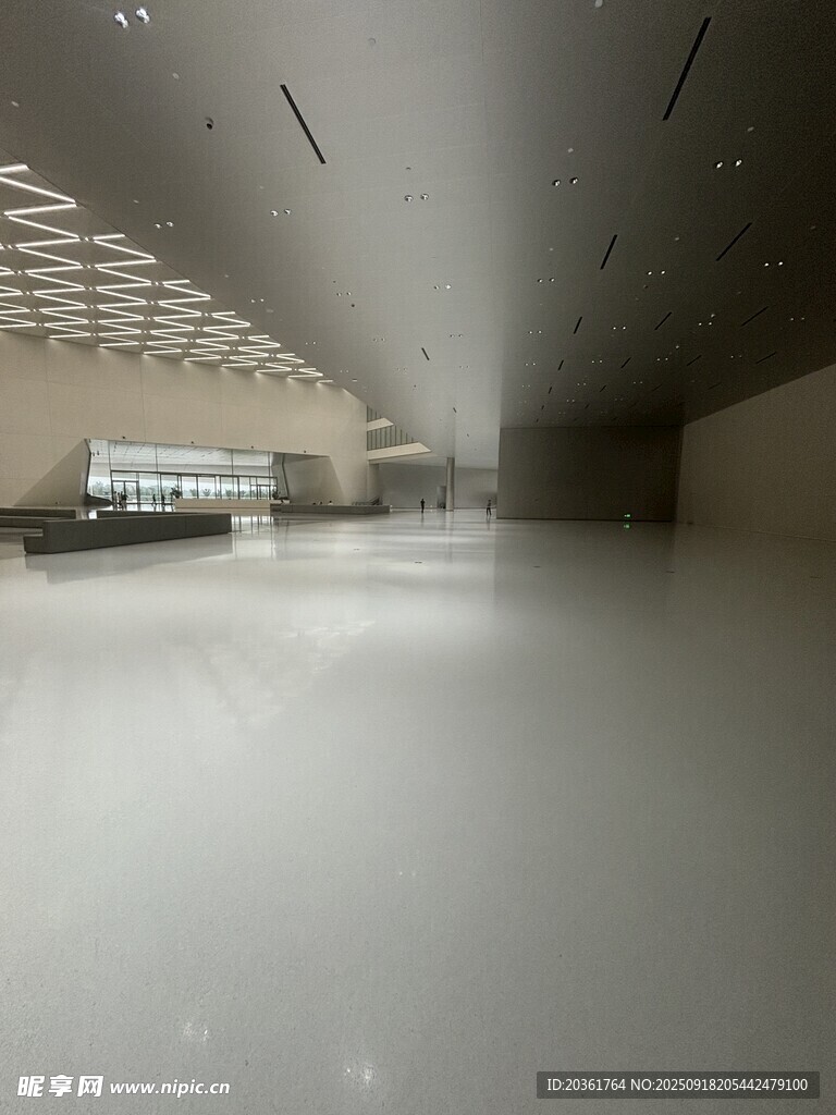 空曠現(xiàn)代室內(nèi)空間場(chǎng)景