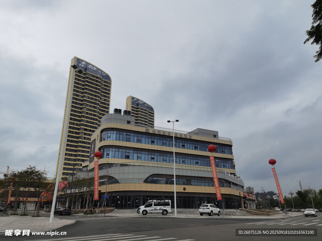 城市中的現(xiàn)代多層建筑