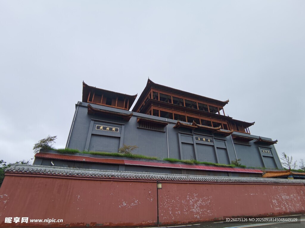 藏式風(fēng)格古建筑外觀