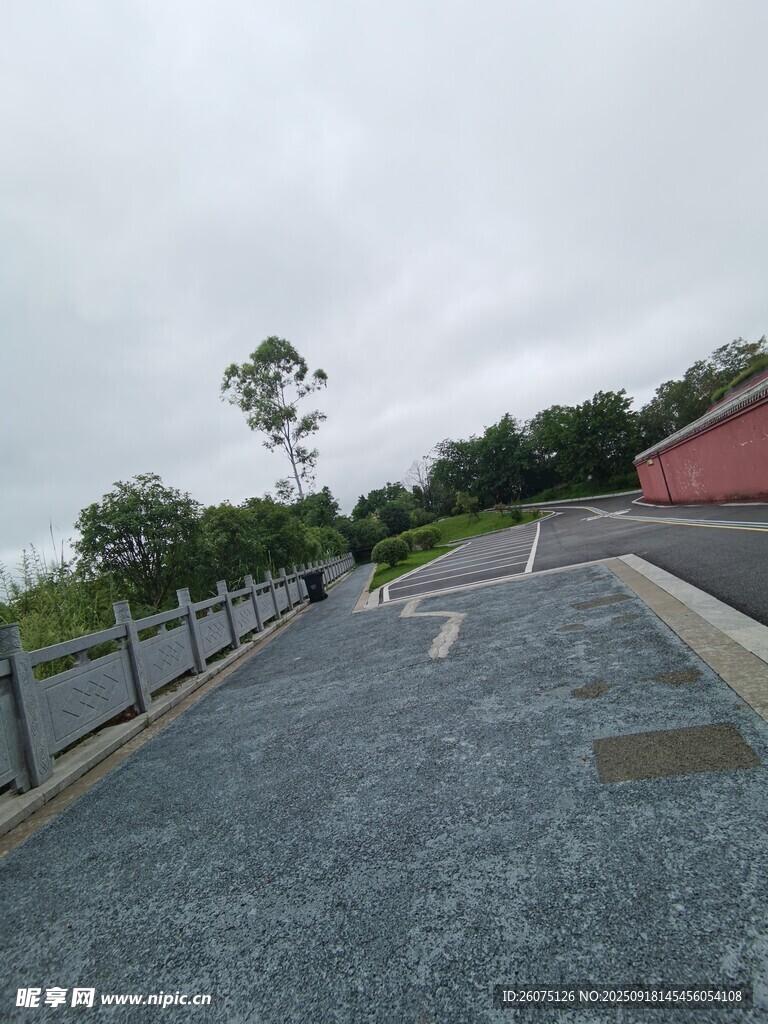空曠道路場(chǎng)景