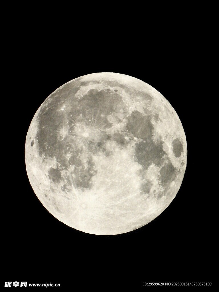 皎潔滿月