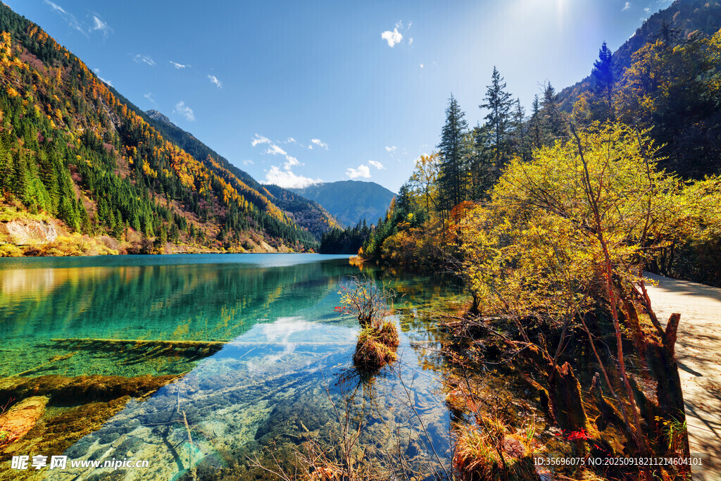 夢(mèng)幻山水間的絕美湖景