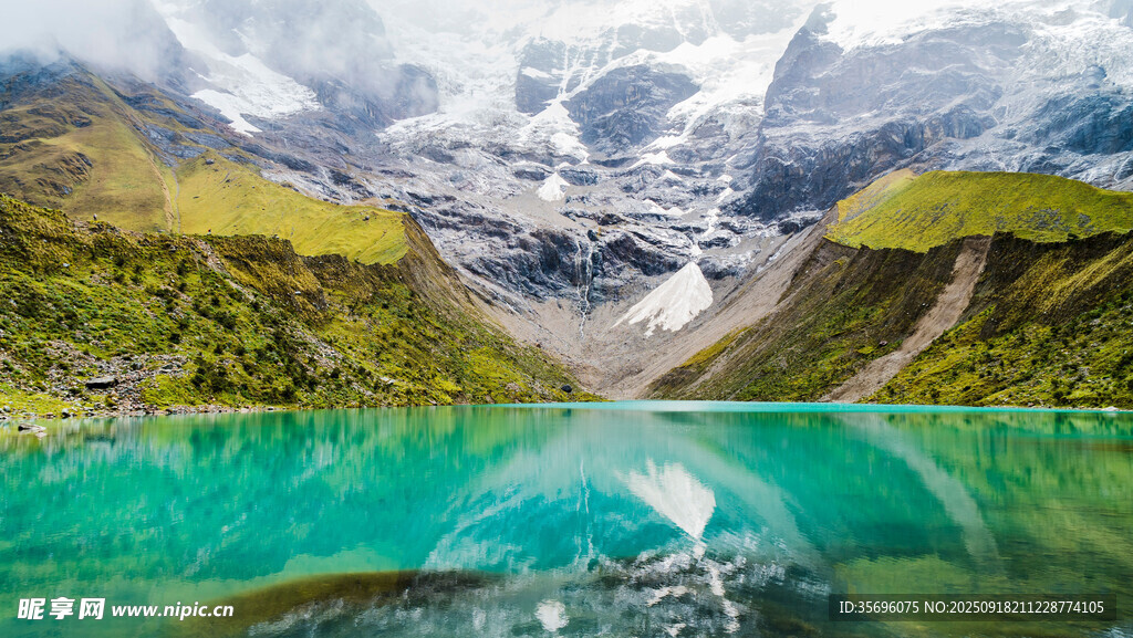 夢幻高山藍湖美景