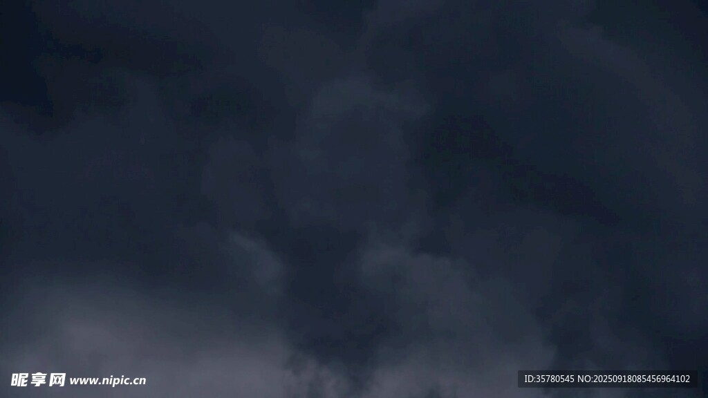 雷閃電打雷風(fēng)雨來臨視頻
