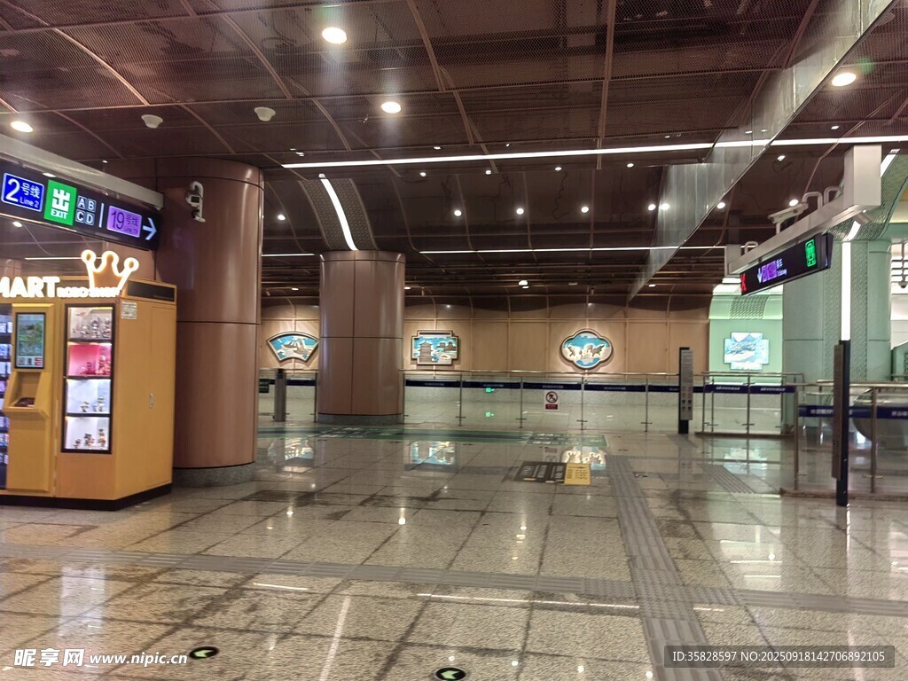 空曠地鐵站大廳場(chǎng)景