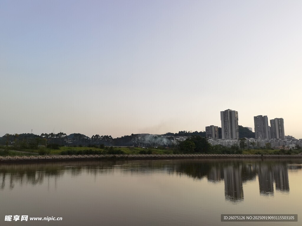 城市湖畔風(fēng)光倒影美景