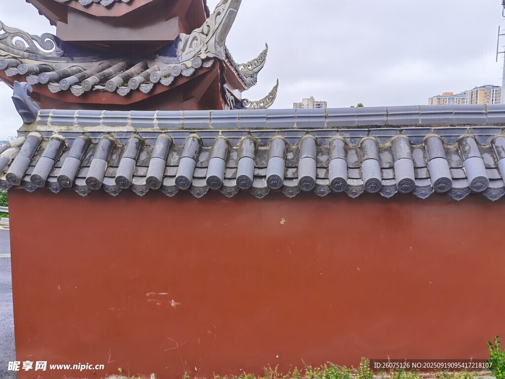 中式紅墻古建筑一角