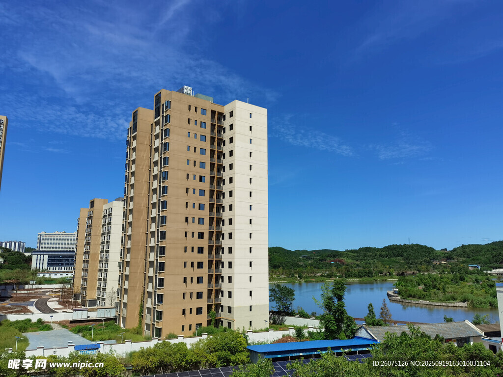 河畔高樓景觀