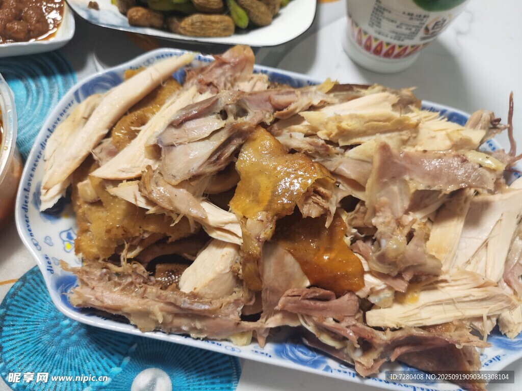 美味手撕雞肉菜肴
