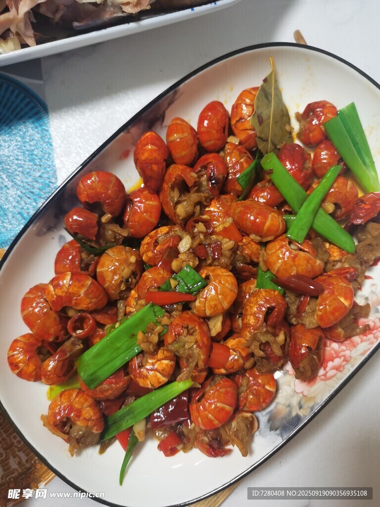美味香辣蝦球