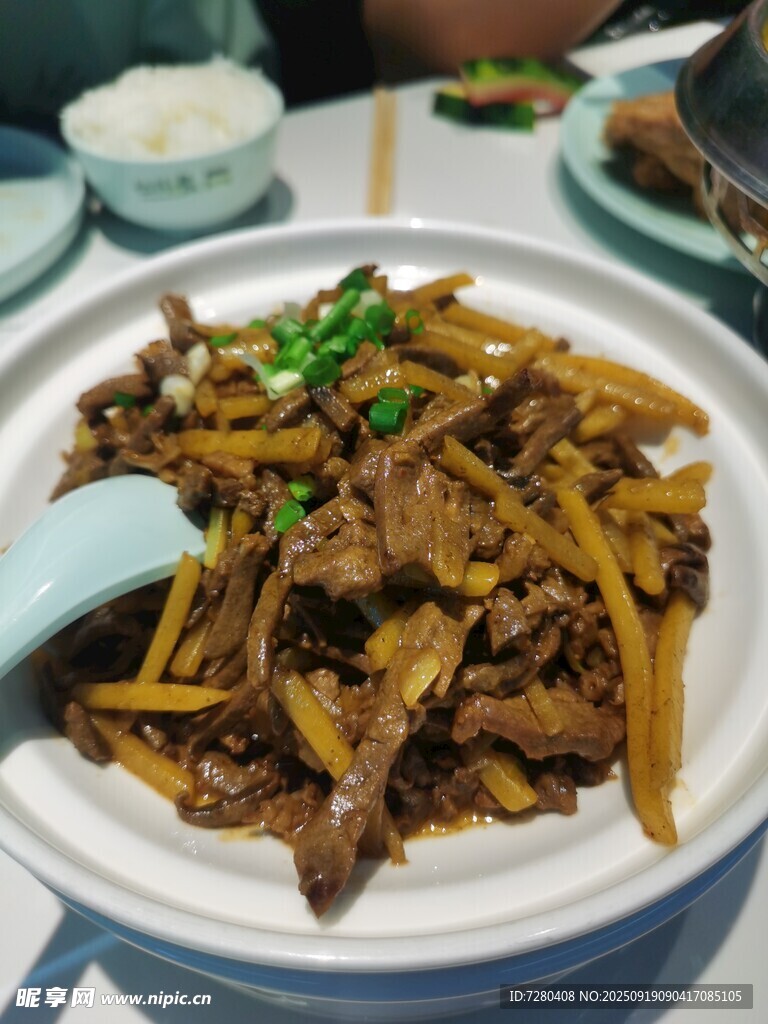 美味炒肉絲