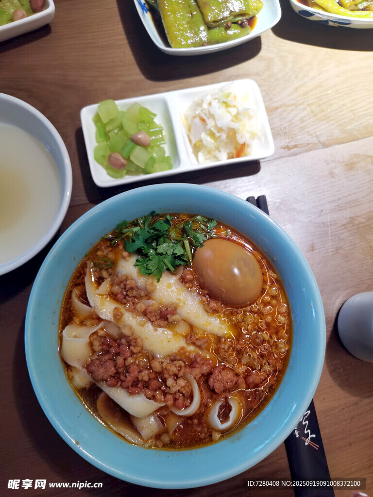 美味牛肉拉面誘人呈現(xiàn)