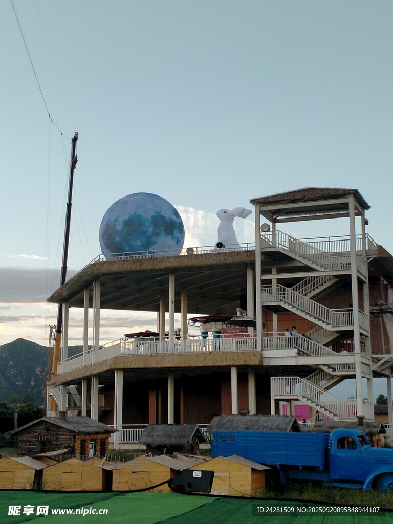 獨特球形建筑外觀設(shè)計中秋節(jié)