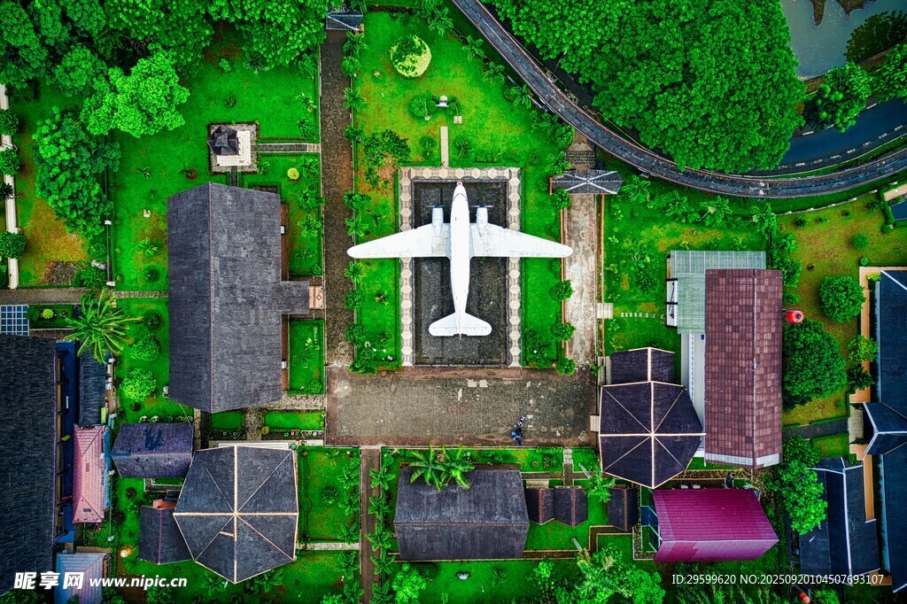 空中俯瞰的飛機(jī)與周邊景致
