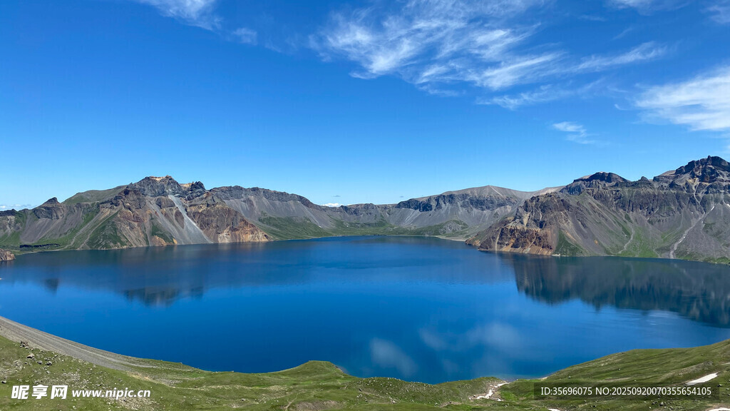 高山藍(lán)湖美景