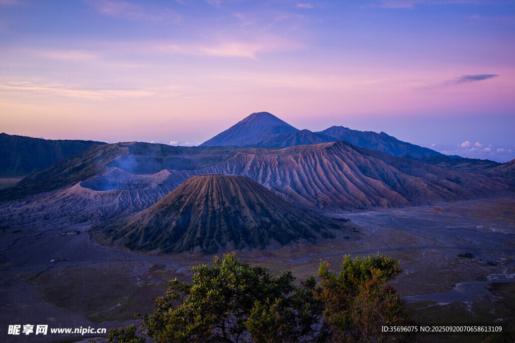 壯麗火山日出景觀