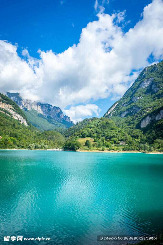 美麗湖光山色自然景觀