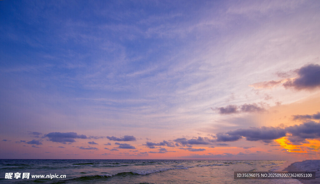 海邊絢麗日落美景