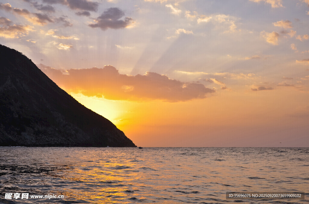 海邊壯麗日落美景