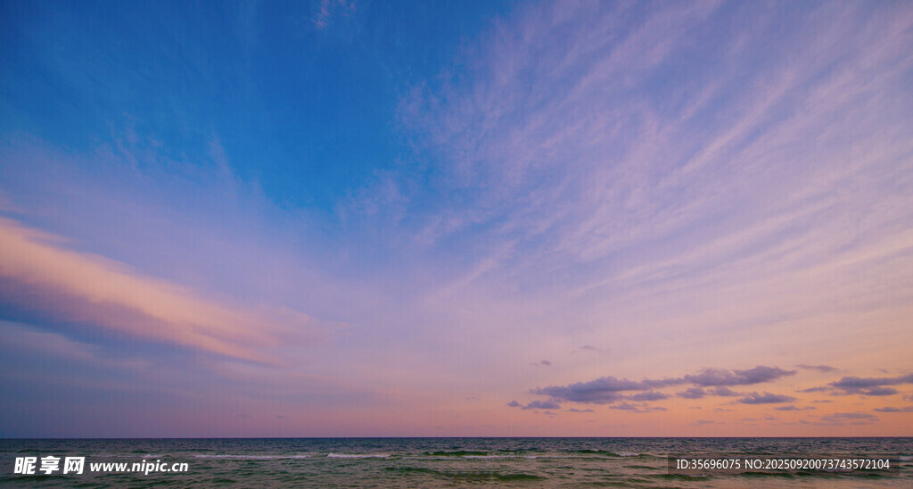 海邊絢麗晚霞天空美景