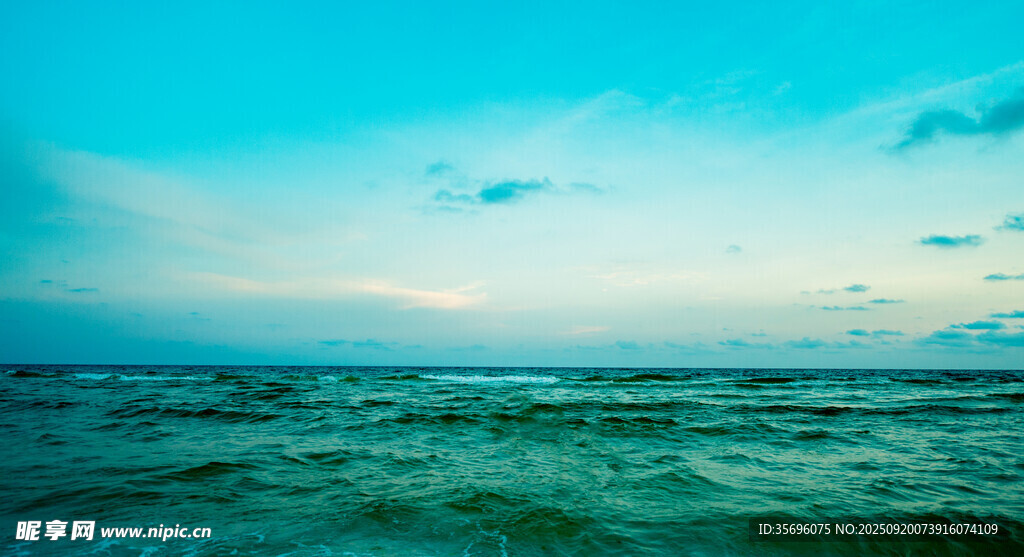 廣闊海面與藍(lán)天美景