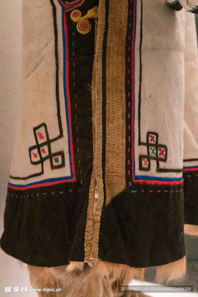 少數(shù)民族服飾