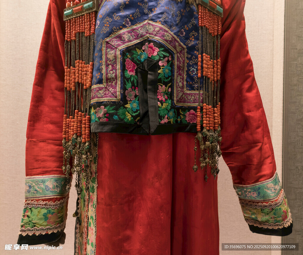 少數(shù)民族服飾