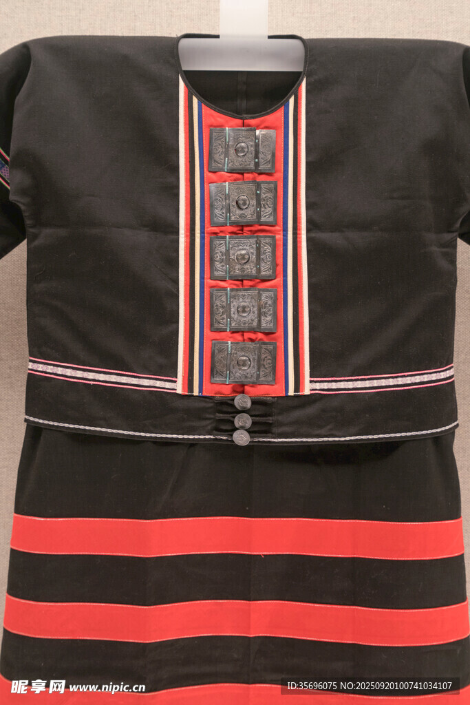 少數(shù)民族服飾
