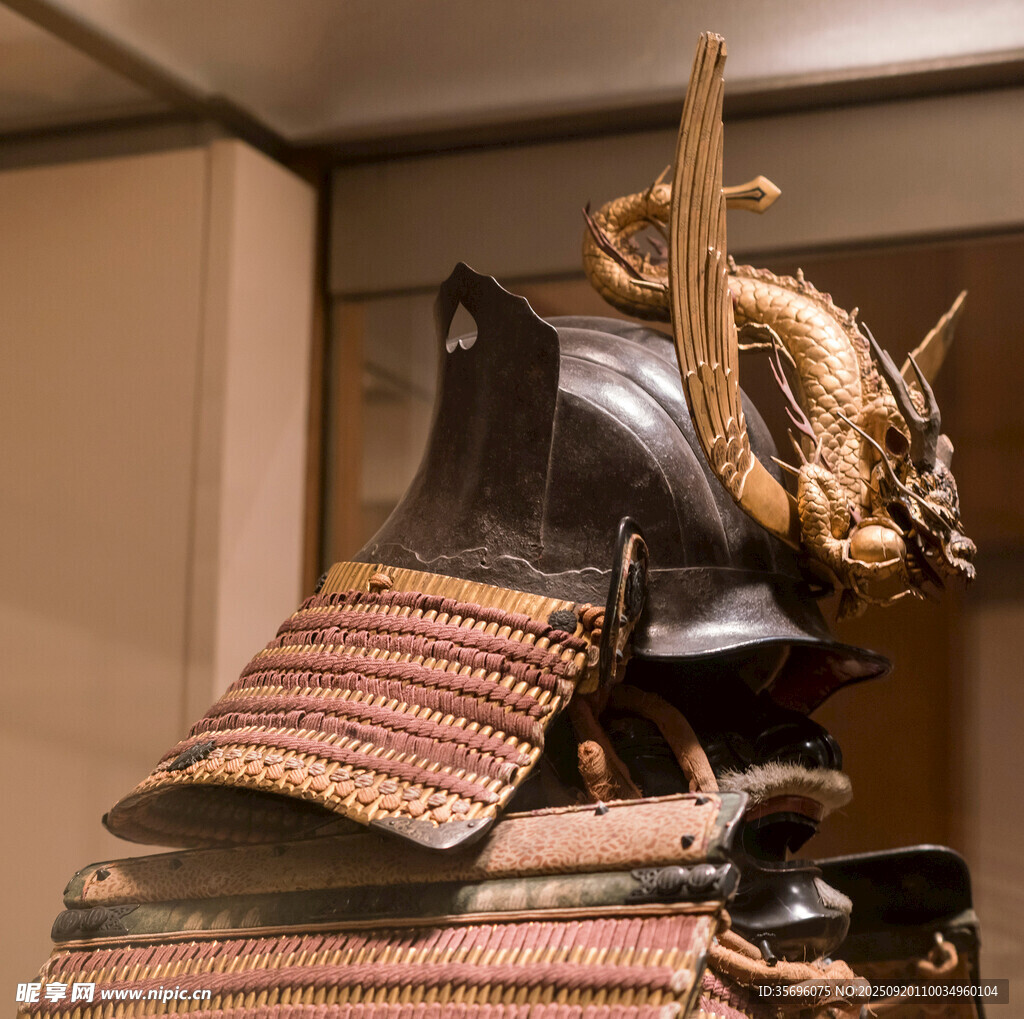 日本武士盔甲展示