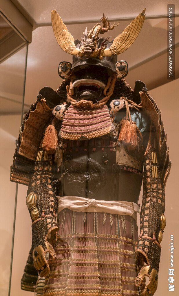 日本傳統(tǒng)武士盔甲展示