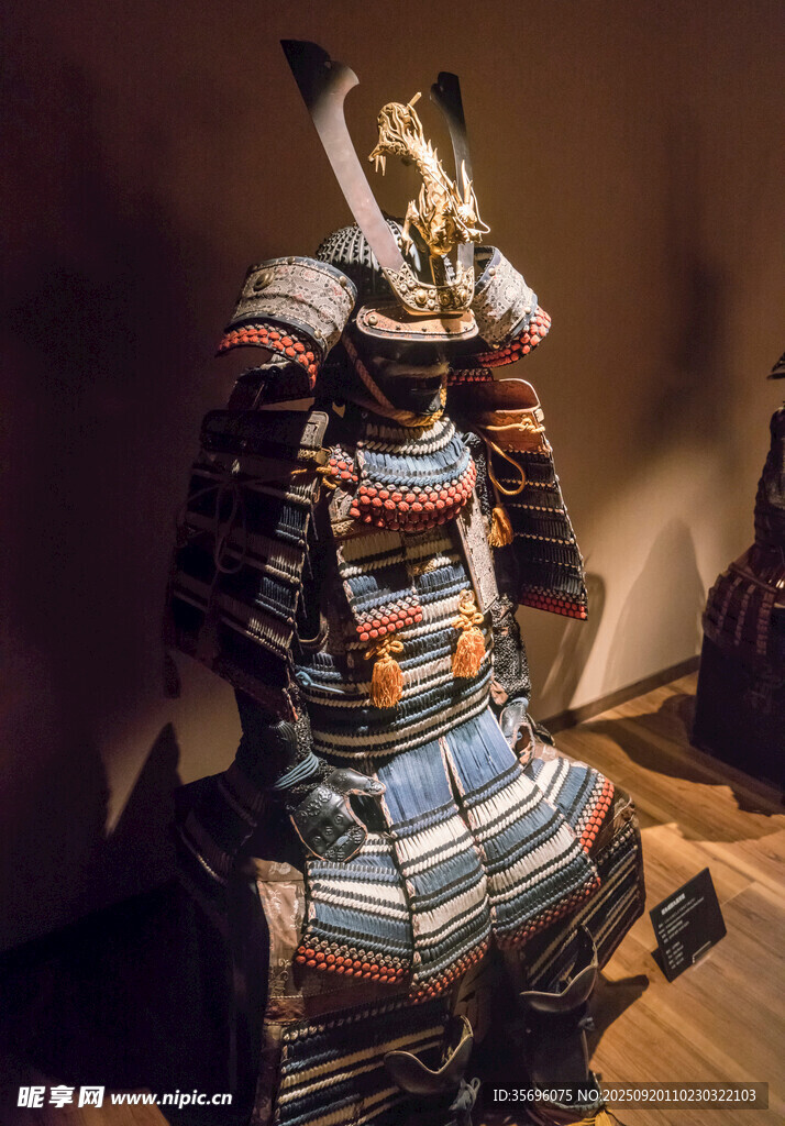 日本傳統(tǒng)武士盔甲展示