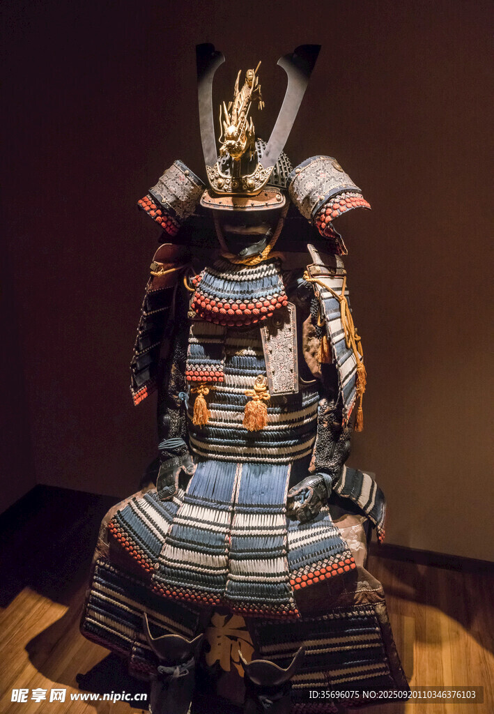 日本傳統(tǒng)武士盔甲展示