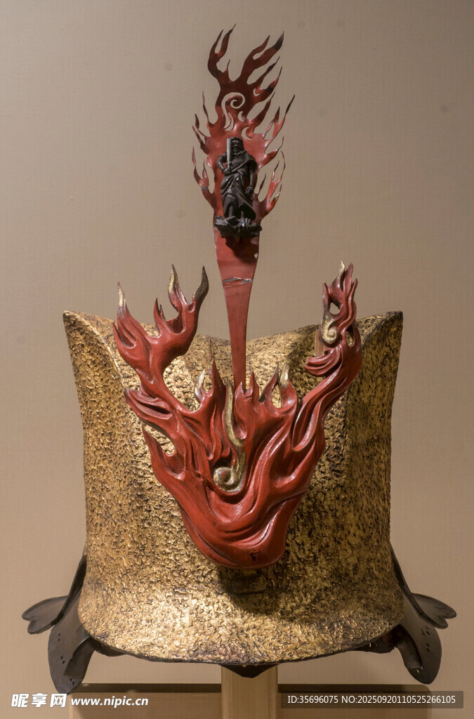 火焰造型武士頭盔