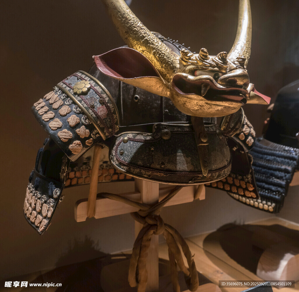 日本武士盔甲展示