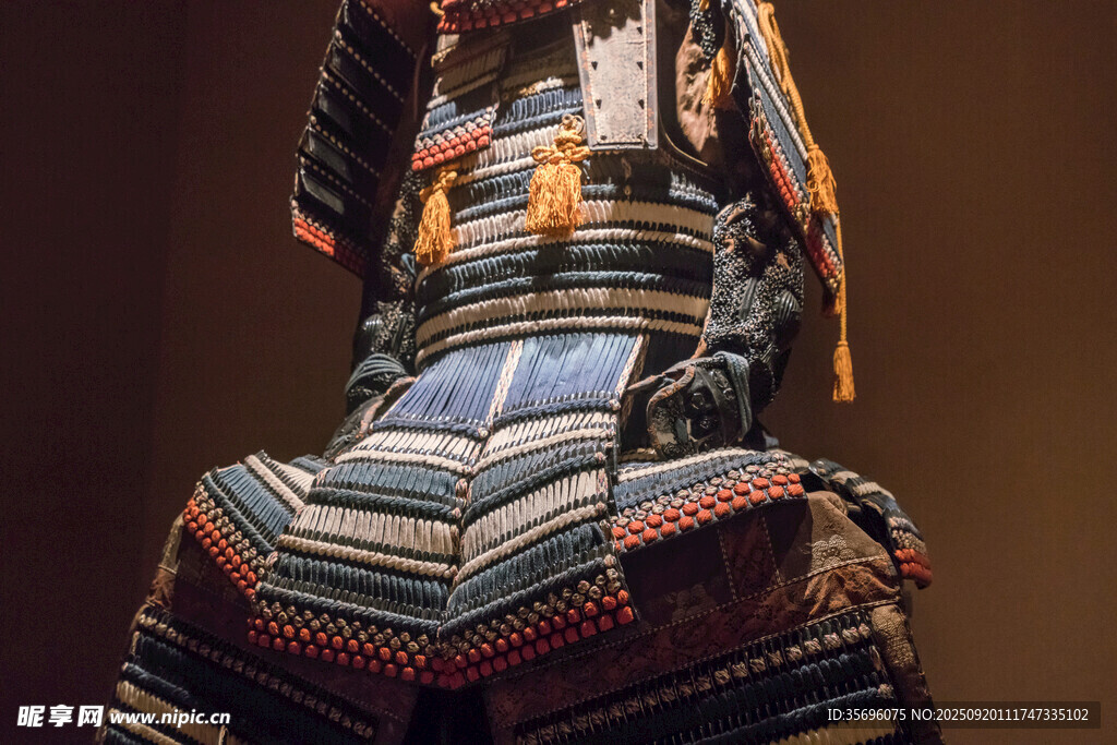 傳統(tǒng)民族服飾展示