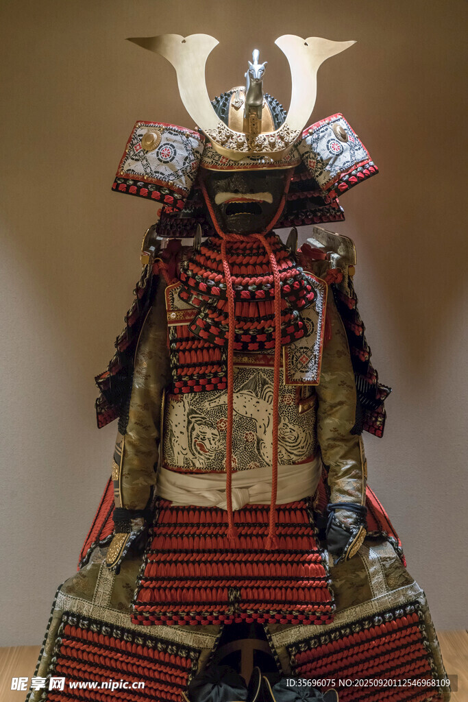 日本傳統(tǒng)武士盔甲展示