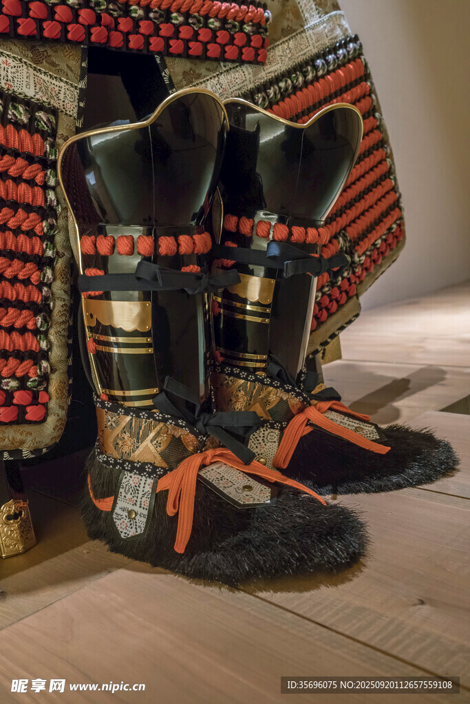 古代武士護腿甲胄展示
