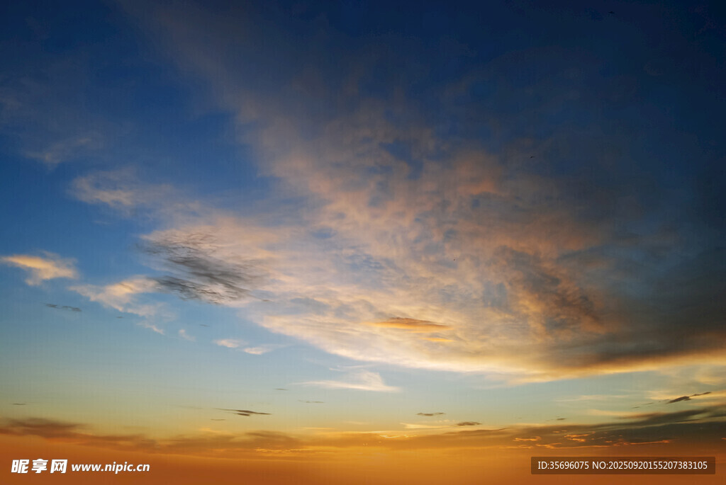 美麗黃昏天空景象