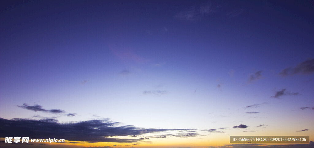 黃昏時分的天空美景
