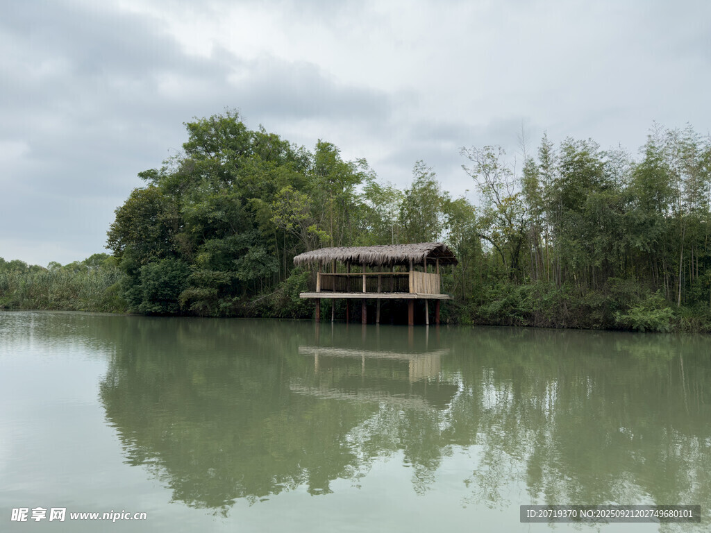 湖畔小屋