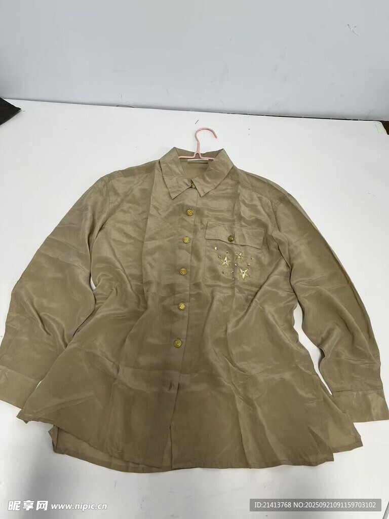 復(fù)古棕色立領(lǐng)上衣展示復(fù)古棕色