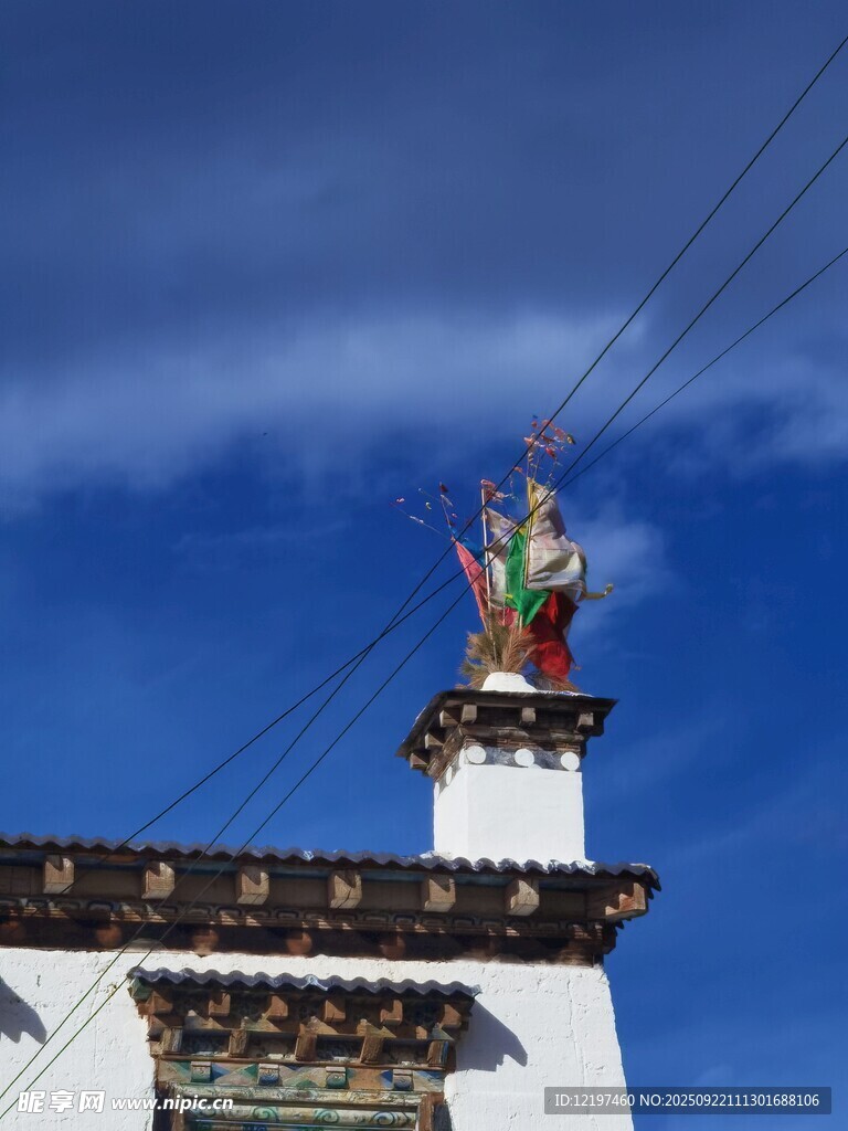 藏式建筑頂端的精美裝飾