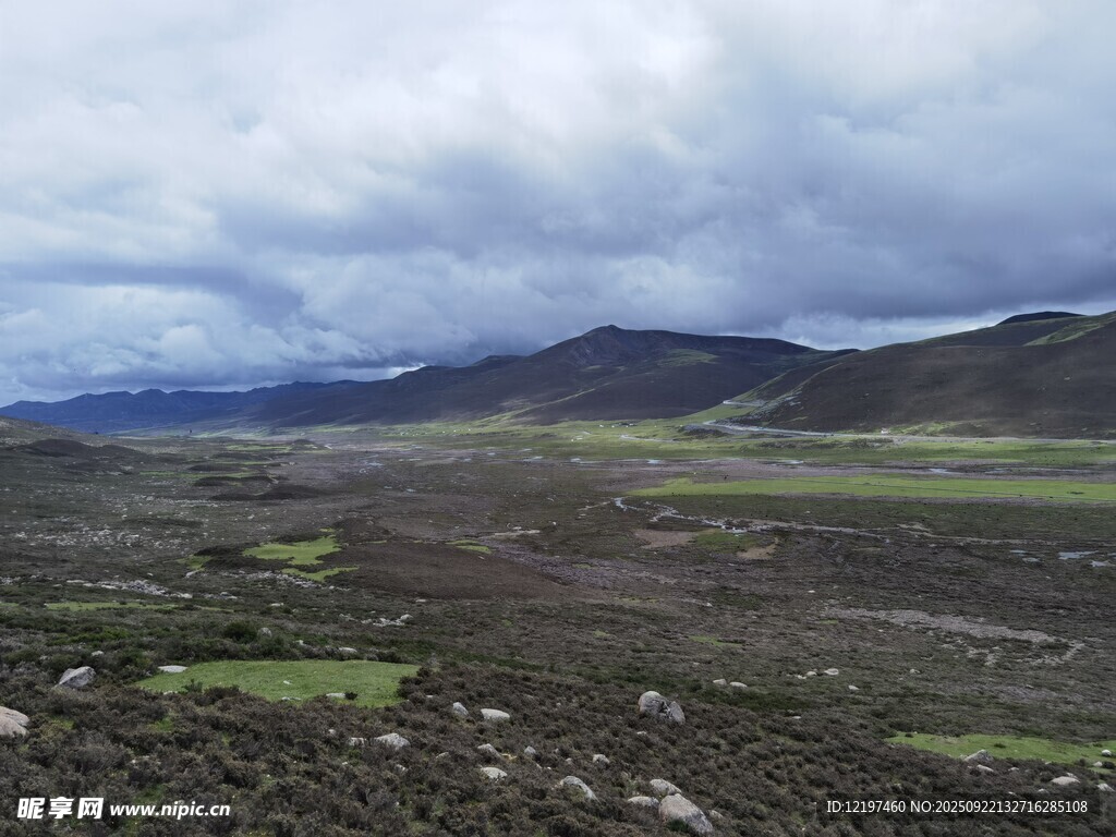 廣袤山野間的壯闊風(fēng)景