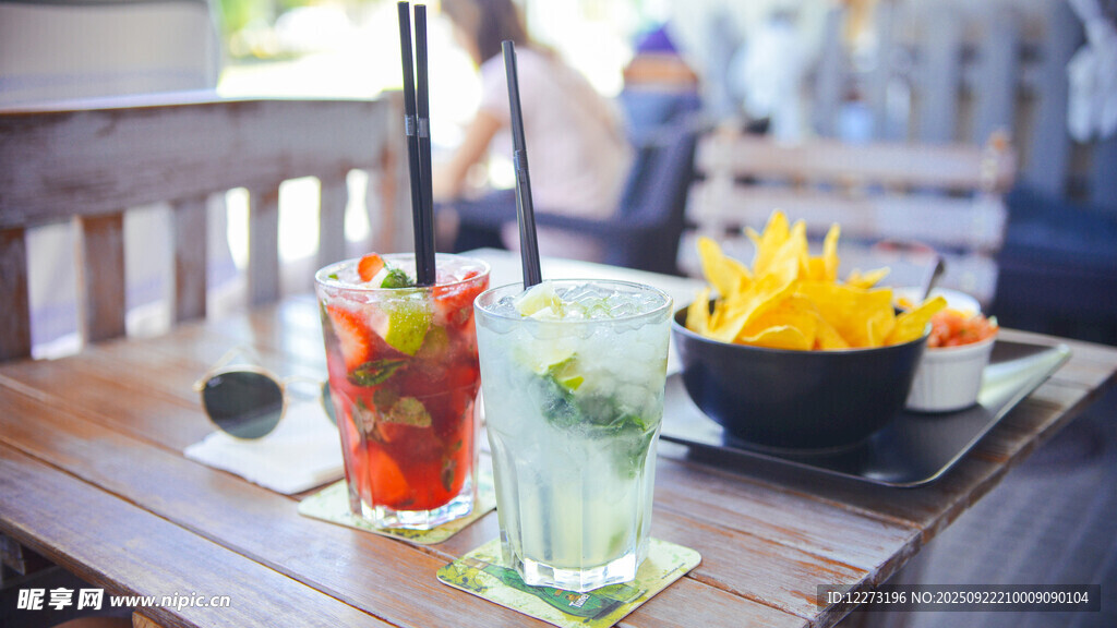 夏日繽紛果飲與小吃
